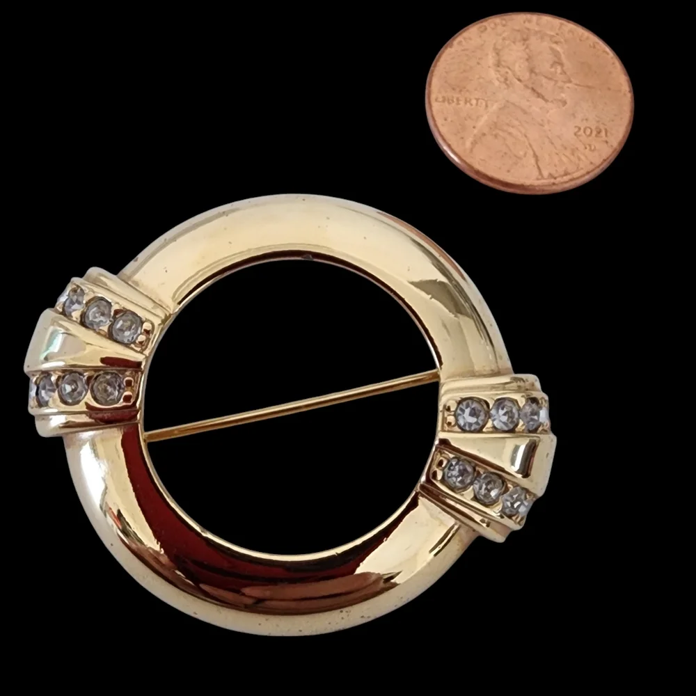Avon Vintage brooch vintage pin retro 1986 collectible anniversary edition